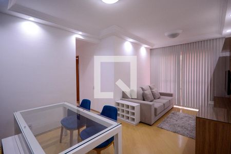 Sala  de apartamento para alugar com 3 quartos, 70m² em Vila Firmiano Pinto, São Paulo