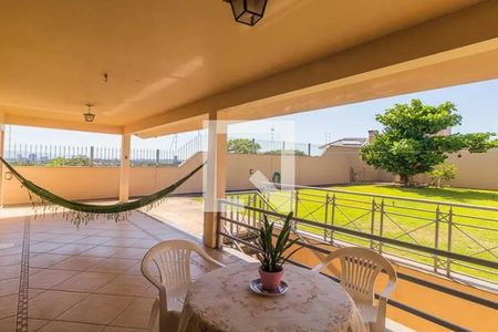 Casa à venda com 341m², 3 quartos e 4 vagasÁrea externa 