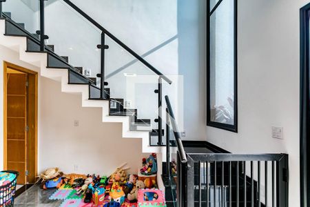 Casa para alugar com 143m², 3 quartos e 2 vagas Casa para alugar com 143m², 3 quartos e 2 vagasEscada