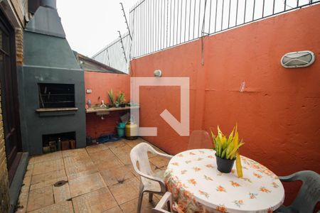 Casa de condomínio para alugar com 175m², 3 quartos e 2 vagasQuintal