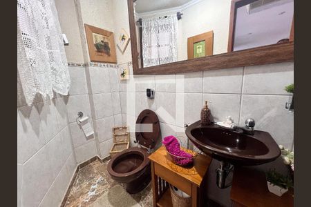 Casa de condomínio à venda com 480m², 5 quartos e 2 vagasLavabo