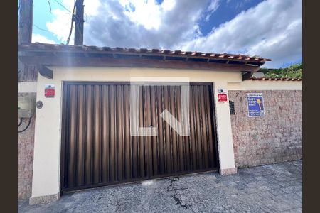 Casa de condomínio à venda com 480m², 5 quartos e 2 vagasFachada da Casa
