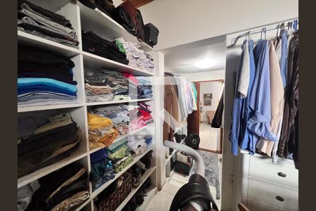 Casa de condomínio à venda com 480m², 5 quartos e 2 vagasCloset Suite 04