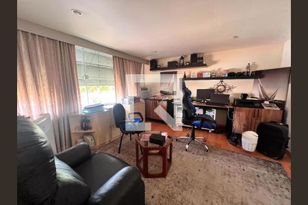 Casa de condomínio à venda com 480m², 5 quartos e 2 vagasSuite 05 / Sala de Cinema