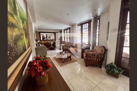 Sala de casa de condomínio à venda com 5 quartos, 480m² em Anil, Rio de Janeiro