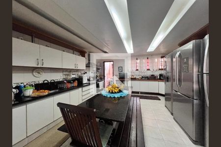 Casa de condomínio à venda com 480m², 5 quartos e 2 vagasCozinha