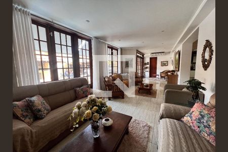 Sala de casa de condomínio à venda com 5 quartos, 480m² em Anil, Rio de Janeiro