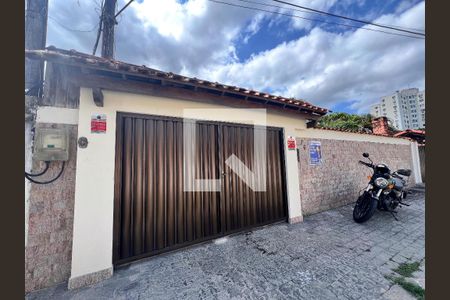 Casa de condomínio à venda com 480m², 5 quartos e 2 vagasFachada da Casa
