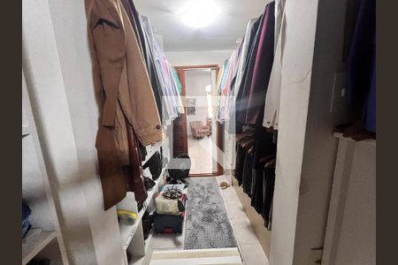 Casa de condomínio à venda com 480m², 5 quartos e 2 vagasCloset Suite 04