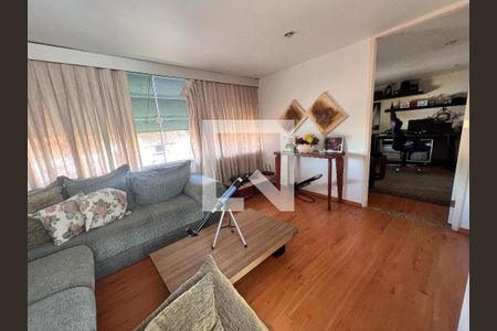 Casa de condomínio à venda com 480m², 5 quartos e 2 vagasSuite 05 / Sala de Cinema