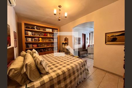 Casa de condomínio à venda com 480m², 5 quartos e 2 vagasSuite 02