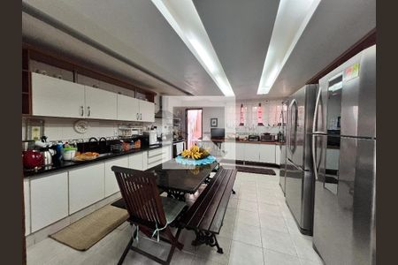 Casa de condomínio à venda com 480m², 5 quartos e 2 vagasCozinha