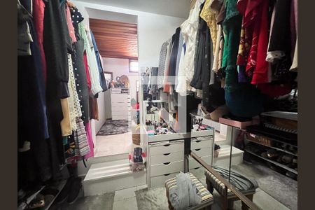 Casa de condomínio à venda com 480m², 5 quartos e 2 vagasCloset Suite 04