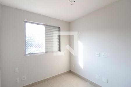 Apartamento à venda com 80m², 3 quartos e 2 vagasQuarto 2