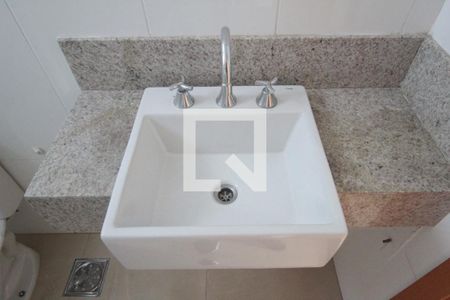 Apartamento à venda com 80m², 3 quartos e 2 vagasBanheiro Social