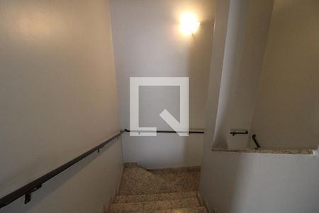 Apartamento para alugar com 300m², 4 quartos e 7 vagasEscada