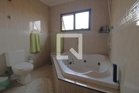 Apartamento para alugar com 300m², 4 quartos e 7 vagasBanheiro da suíte 1