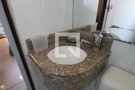 Apartamento para alugar com 300m², 4 quartos e 7 vagasPia banheiro da suíte 3