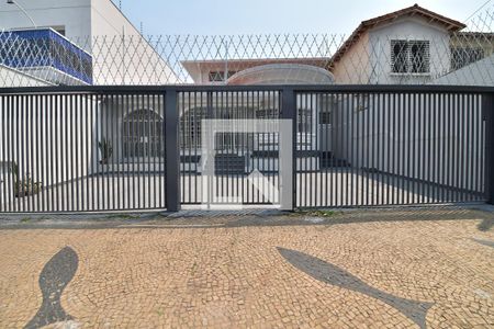 Casa para alugar com 358m², 5 quartos e 4 vagasFachada