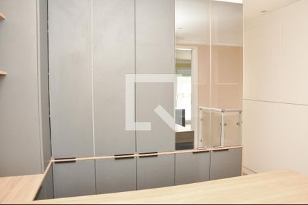 Casa de condomínio para alugar com 177m², 3 quartos e 4 vagasEscritório