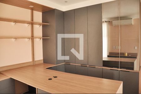 Casa de condomínio para alugar com 177m², 3 quartos e 4 vagasEscritório