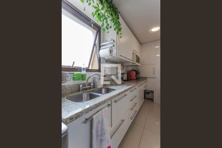 Apartamento à venda com 90m², 2 quartos e 2 vagasCozinha e Área de Serviço