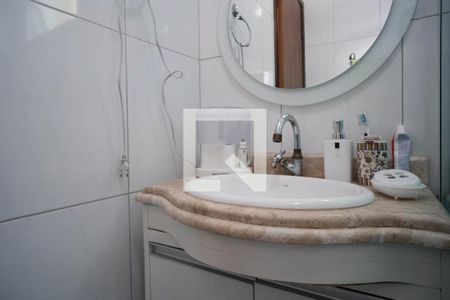 Casa à venda com 100m², 3 quartos e 2 vagas Casa à venda com 100m², 3 quartos e 2 vagasBanheiro