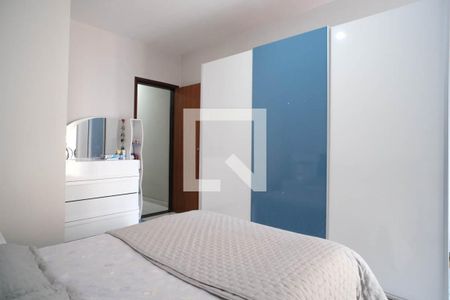 Casa à venda com 100m², 3 quartos e 2 vagas Casa à venda com 100m², 3 quartos e 2 vagasQuarto 3