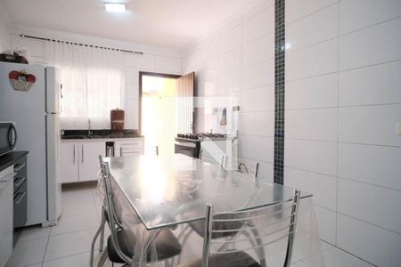 Casa à venda com 100m², 3 quartos e 2 vagas Casa à venda com 100m², 3 quartos e 2 vagasCozinha