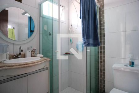 Casa à venda com 100m², 3 quartos e 2 vagas Casa à venda com 100m², 3 quartos e 2 vagasBanheiro