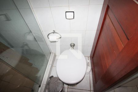 Casa à venda com 177m², 3 quartos e 2 vagas Casa à venda com 177m², 3 quartos e 2 vagasBanheiro de serviço