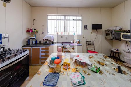 Casa à venda com 290m², 4 quartos e 4 vagasCozinha