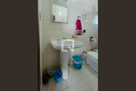 Casa à venda com 290m², 4 quartos e 4 vagasBanheiro