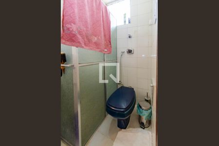 Casa à venda com 290m², 4 quartos e 4 vagasBanheiro suíte 2