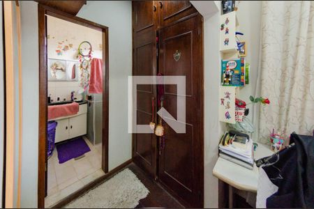 Casa à venda com 290m², 4 quartos e 4 vagasSuíte 2