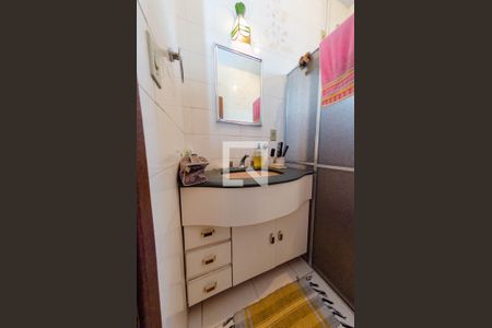 Casa à venda com 290m², 4 quartos e 4 vagasBanheiro suíte 1