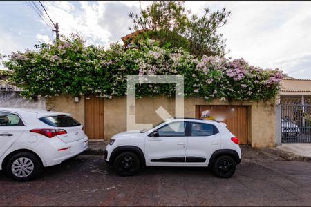 Casa à venda com 290m², 4 quartos e 4 vagasFachada