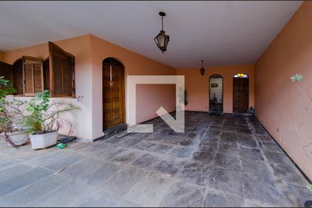 Casa à venda com 290m², 4 quartos e 4 vagasGaragem