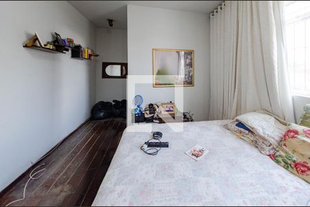 Casa à venda com 290m², 4 quartos e 4 vagasSuíte 1