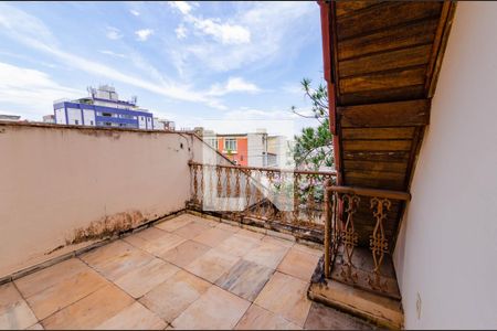 Casa à venda com 290m², 4 quartos e 4 vagasVaranda 2