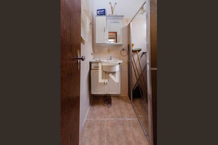 Casa à venda com 290m², 4 quartos e 4 vagasBanheiro de serviço