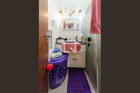 Casa à venda com 290m², 4 quartos e 4 vagasBanheiro suíte 2