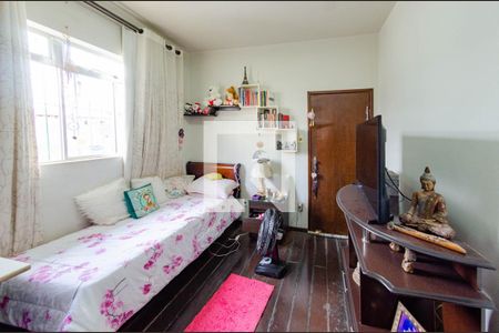 Casa à venda com 290m², 4 quartos e 4 vagasSuíte 2