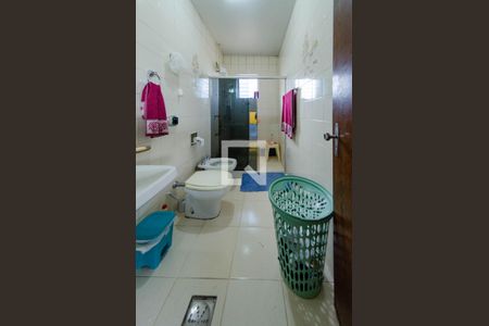 Casa à venda com 290m², 4 quartos e 4 vagasBanheiro