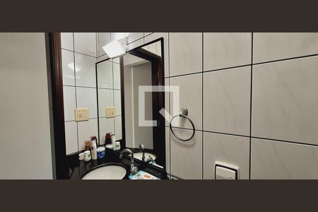 Apartamento para alugar com 90m², 2 quartos e 1 vaga Apartamento para alugar com 90m², 2 quartos e 1 vagaBanheiro social