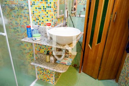 Apartamento à venda com 110m², 2 quartos e 3 vagas Apartamento à venda com 110m², 2 quartos e 3 vagasBanheiro da Suíte 1