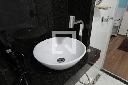 Casa de condomínio à venda com 1m², 3 quartos e 1 vagaBanheiro da Suite 2