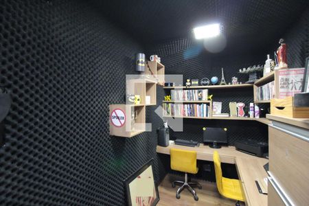 Casa de condomínio à venda com 1m², 3 quartos e 1 vagaEscritório