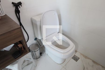 Casa de condomínio à venda com 1m², 3 quartos e 1 vagaBanheiro da Suite 1