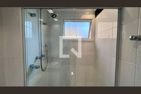 Apartamento para alugar com 235m², 2 quartos e 3 vagas Apartamento para alugar com 235m², 2 quartos e 3 vagasBanheiro da Suíte 1